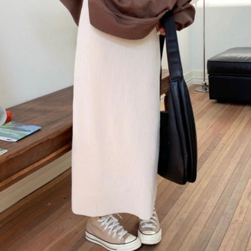오너클랜 인기상품 여성 캐주얼 코듀로이 밴딩 롱 스커트 겨울 오버핏 치마 [WFM0WXE260211]