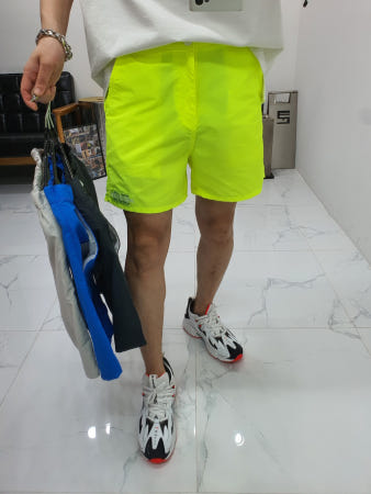 쿤 무료배송쿤 무배 포인트 라벨 패치 네온 형광 비치 뒷 밴딩 반바지 하프 팬츠 남자 여자 공용