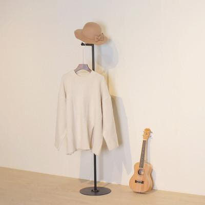 [해외]옷가게 행거 스탠드 옷걸이 튼튼한 인테리어 신형 옷가게는 바로 홀짝걸이 착지형 옷걸이의 높낮이 높은 옷걸이를 전시하고 있다.