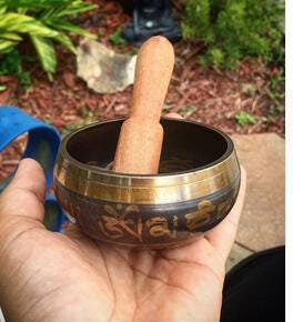 [해외]장식 황동 경 75mm 티베트어 망치로 된 차크라 명상 노래 그릇 손 구리