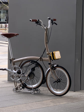 [CBIKE(어색한형제OEM)][해외]C-BIKE 16인치 트라이폴드 미니벨로 유사브롬톤 시마노9단 크림라떼 접이식자전거