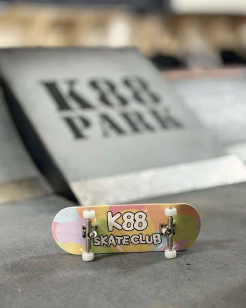 K88 SKATE CLUB 핑거보드 스케이트보드 장난감 손가락보드 우드데크 베어링 휠