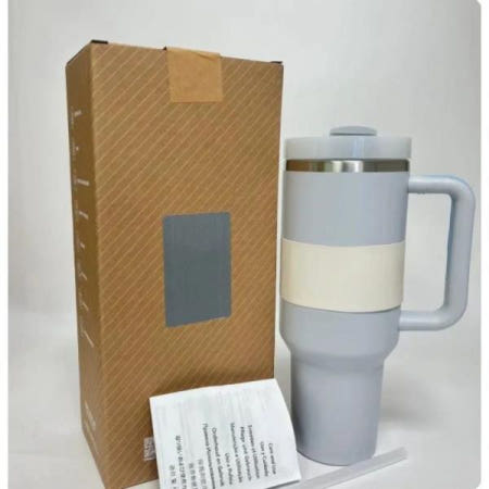 2025 새로운 핫 슈퍼 쿨 언제 어디서나 아이스티와 커피를 즐길 수 있는 뚜껑과 빨대가 포함된 40온스 스테인리스 스틸 진공 보온병 컵