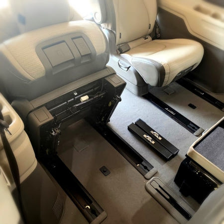 오산 카니발KA4 하이브리드 9인승 3열 레일탈부착 차박개조 시공 & 출장 장착