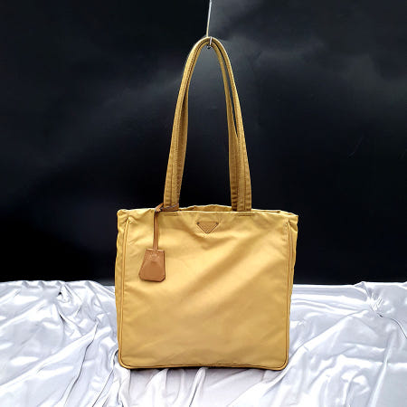 [중고]프라다 포코노 숄더백 중고 가방 은피아노