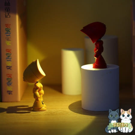 [해외]새로운 창의적인 작은 선물 야간 조명 만화 캐릭터 미니 데스크 램프 소년 장난감 어린이 생일